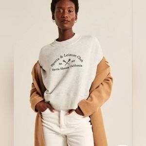 Ambercrombie & Fitch Gray Sports & Leisure Club Sweatshirt